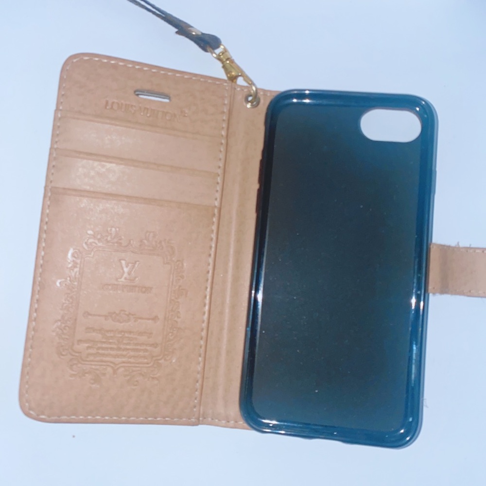 iPhone 7 cases Bundle - Picture 3 of 4